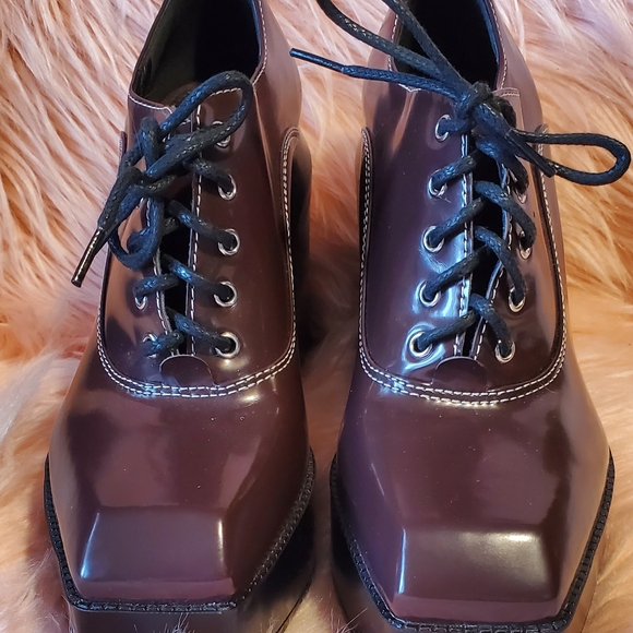 Gianni Bini Mazzen "City-Girl" Oxford Platform Pumps. - Picture 2 of 5